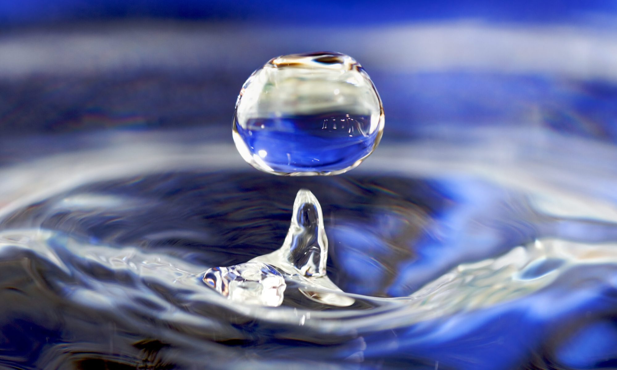A high-magnification water splash